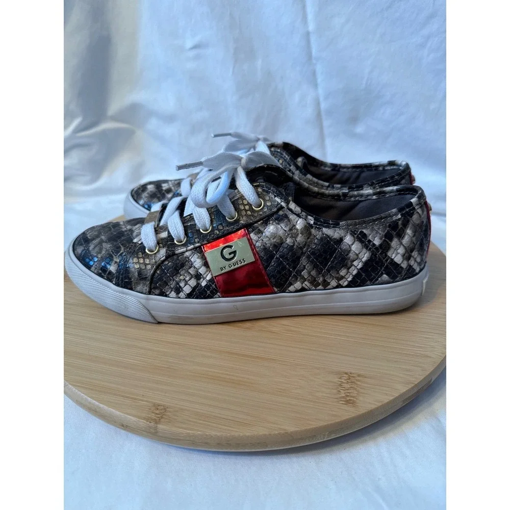 G by Guess Women's Snake Print Low Top Sneakers White Laces Red Accent Sz 8M - Picture 1 of 8